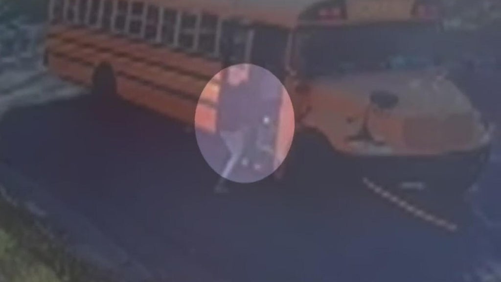 Video shows quick-thinking bystander stop runaway St. Paul school bus — WCCO / CBS Minnesota, Prior Lake Health news