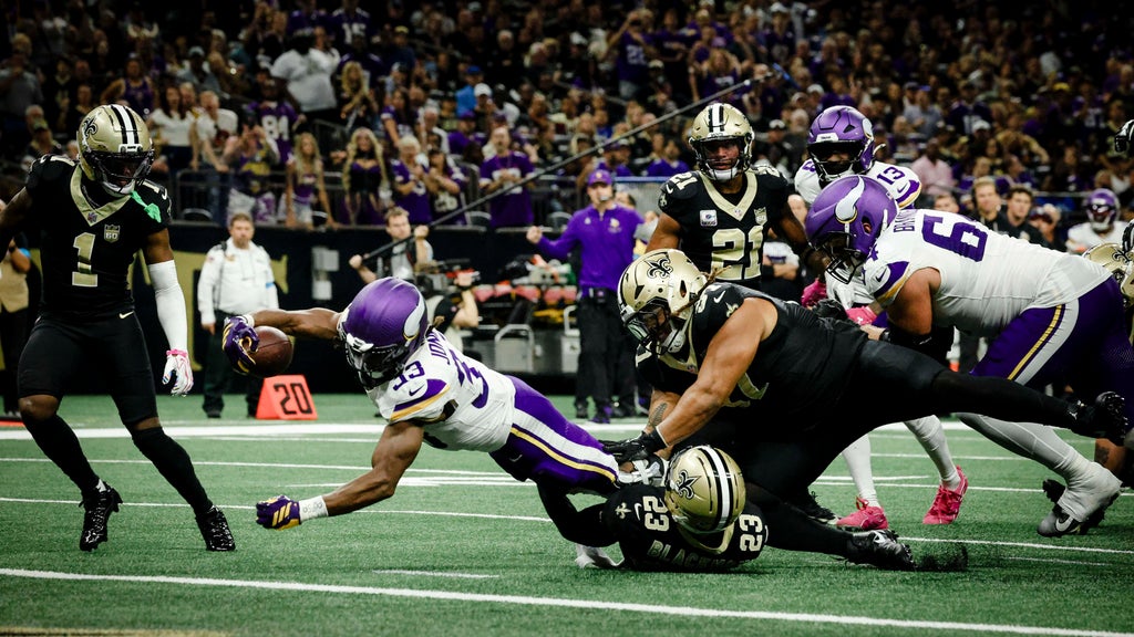 Jefferson, Jones, Murray all produce to help the unbeaten Vikings top Saints 23-13 — WCCO / CBS Minnesota, Prior Lake Sports news