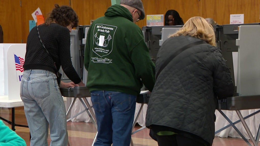 Minneapolis seeing "very high" early voter turnout ahead of next week's midterms — Prior Lake Community news