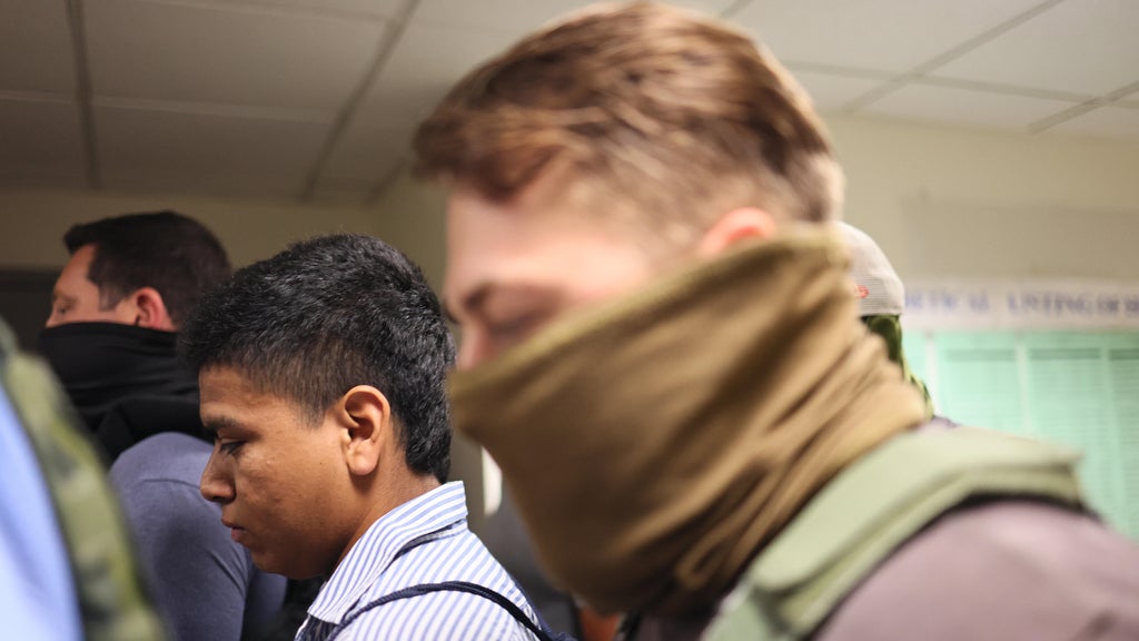 DOJ sues St. Paul and Portland, Oregon, over mask and ID requirements for federal officers — WCCO / CBS Minnesota, Prior Lake Government news