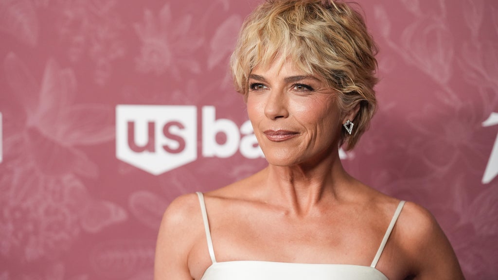 Actress Selma Blair arraigned following arrest for incident related to flight from LAX to JFK — WCCO / CBS Minnesota, Prior Lake Health news
