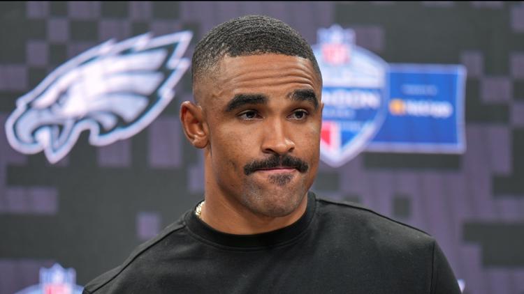 Eagles QB Jalen Hurts sidelined indefinitely with blood clots that could cost him the season — KARE 11 Sports, Prior Lake Sports news