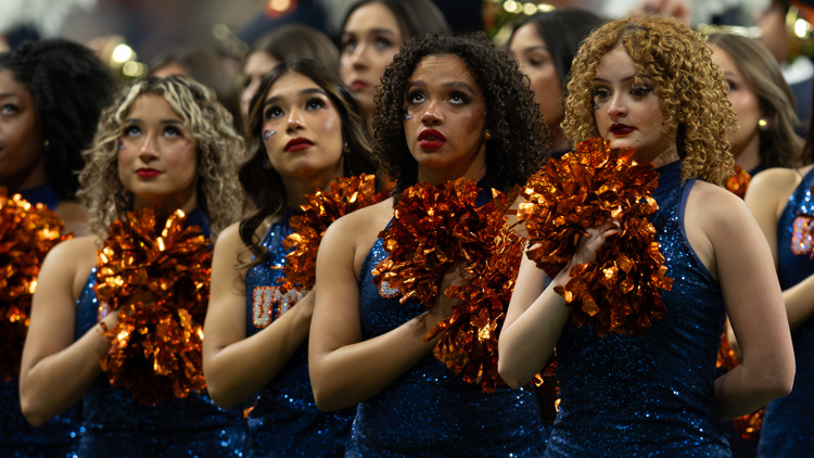 Here's what we know about the service member who fell at the UTSA football game — KHOU 11 (Houston), Prior Lake Sports news