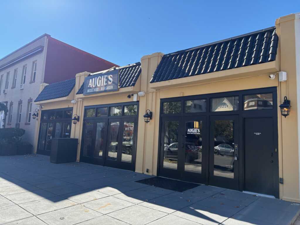 SCOOP: Augie’s Mussel House and Beer Garden is Opening Monday Night!! — PoPville DC